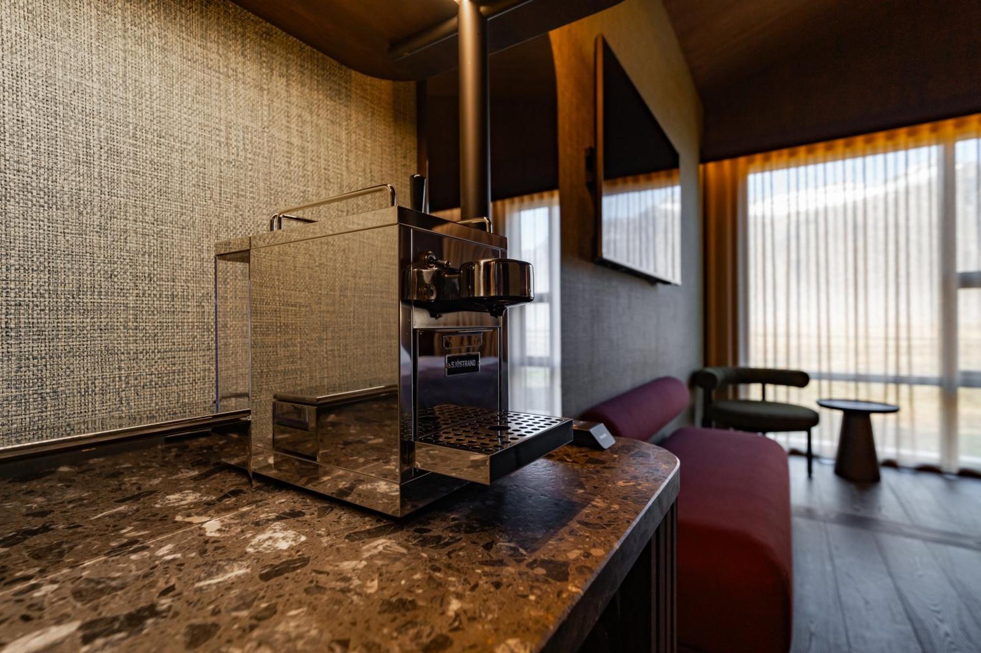 Joekulsarlon - Glacier Lagoon Hotel *